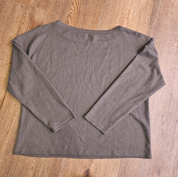 ❤️3/$12 SHEIN Waffle Textured Charcoal Long Sleeve Shirt L - Picture 3 of 4